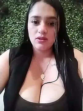 Snapshot of hanna-a chatting on 12-23-24, 02:17 hanna-a online show from 12-23-24, 02:17