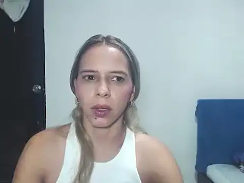 Snapshot of SusanLeroy chatting on 02-19-25, 08:44 SusanLeroy online show from 02-19-25, 08:44