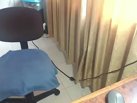 Snapshot of SusanLeroy chatting on 03-20-25, 01:15 SusanLeroy online show from 03-20-25, 01:15