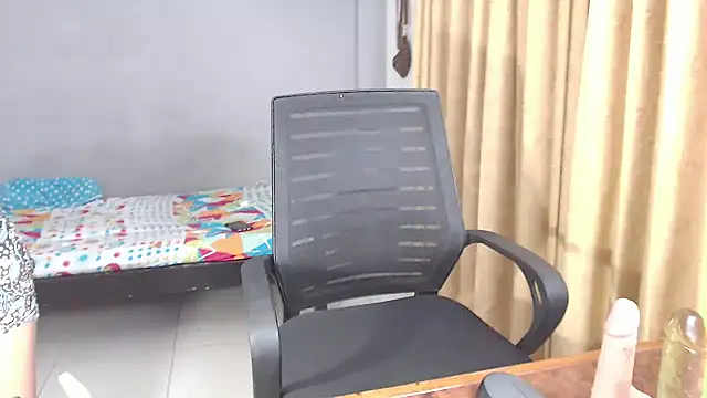 Snapshot of SusanLeroy chatting on 11-16-25, 09:48 SusanLeroy online show from 11-16-25, 09:48