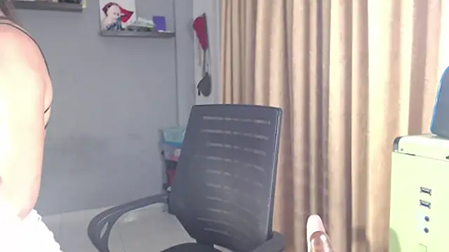 Snapshot of SusanLeroy chatting on 11-25-25, 09:31 SusanLeroy online show from 11-25-25, 09:31