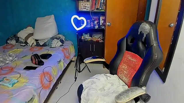 peanut tangerine online show from 12-14-25, 11:31