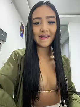 SOPHIACANDY19  online show from 01-04-25, 10:24