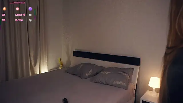 CathrynGeer online show from 01-27-25, 06:09