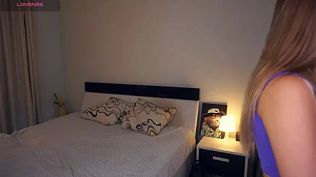 CathrynGeer online show from 10-07-25, 06:38