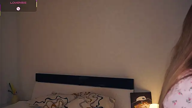 CathrynGeer online show from 10-12-25, 06:18