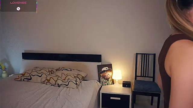 CathrynGeer online show from 10-24-25, 07:21