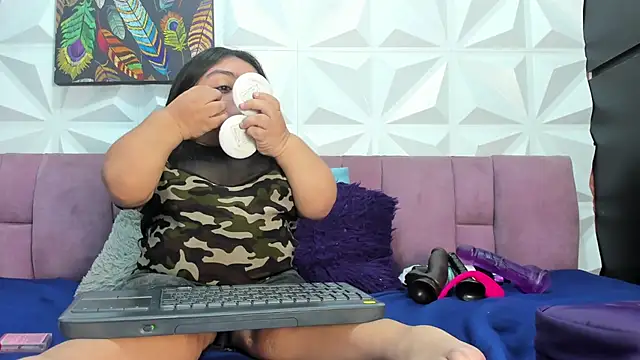 Michelle Brooks online show from 02-04-25, 01:48