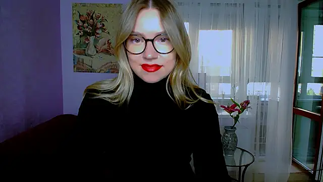 TaylorBre online show from 09-23-25, 05:32