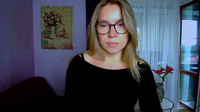 TaylorBre online show from 09-24-25, 10:40