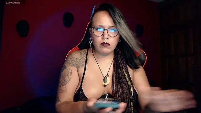 Snapshot of LilithSharon chatting on 12-03-24, 12:02 LilithSharon online show from 12-03-24, 12:02