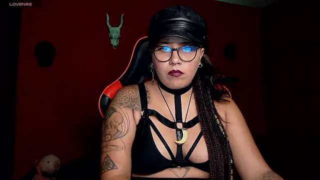 Snapshot of LilithSharon chatting on 12-05-24, 12:08 LilithSharon online show from 12-05-24, 12:08