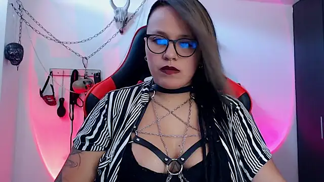 Snapshot of LilithSharon chatting on 09-28-25, 04:12 LilithSharon online show from 09-28-25, 04:12