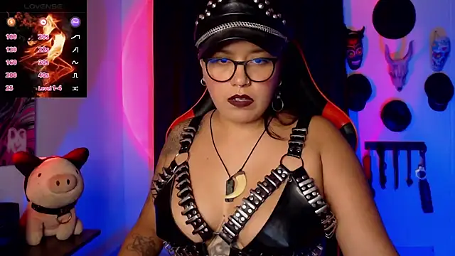 Snapshot of LilithSharon chatting on 10-21-25, 05:13 LilithSharon online show from 10-21-25, 05:13