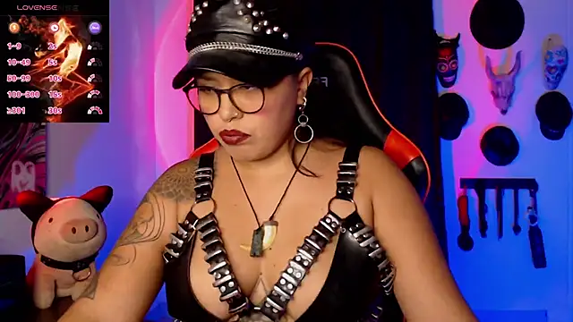 Snapshot of LilithSharon chatting on 11-08-25, 05:01 LilithSharon online show from 11-08-25, 05:01