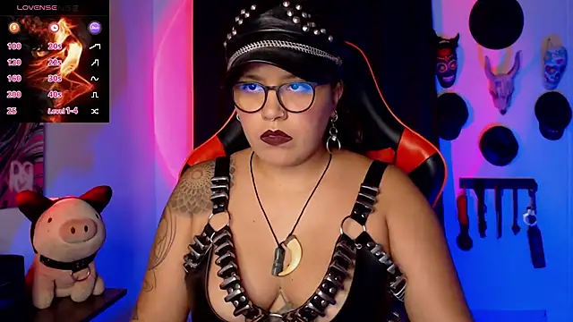 Snapshot of LilithSharon chatting on 12-13-25, 07:53 LilithSharon online show from 12-13-25, 07:53