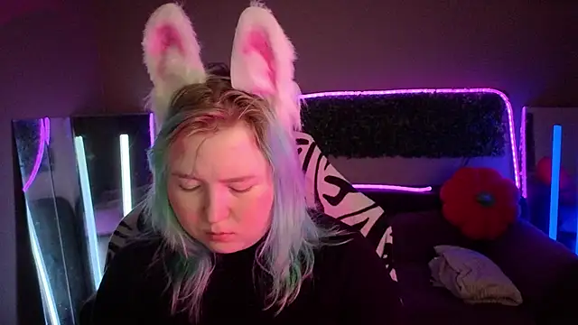 Snapshot of ChimberWol chatting on 11-11-25, 02:22 ChimberWol online show from 11-11-25, 02:22