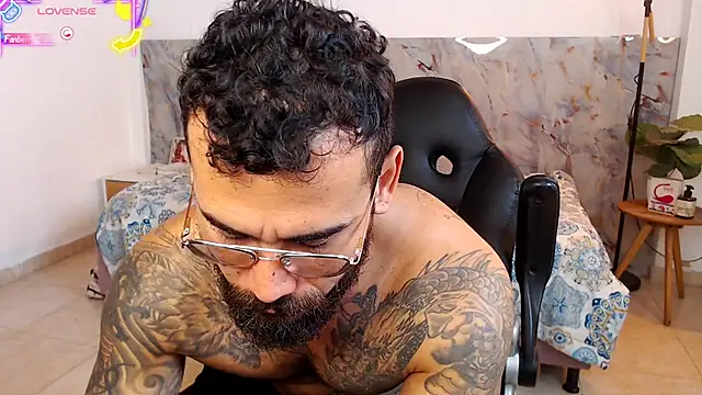 Snapshot of hanz_col chatting on 12-02-25, 11:48 hanz col online show from 12-02-25, 11:48