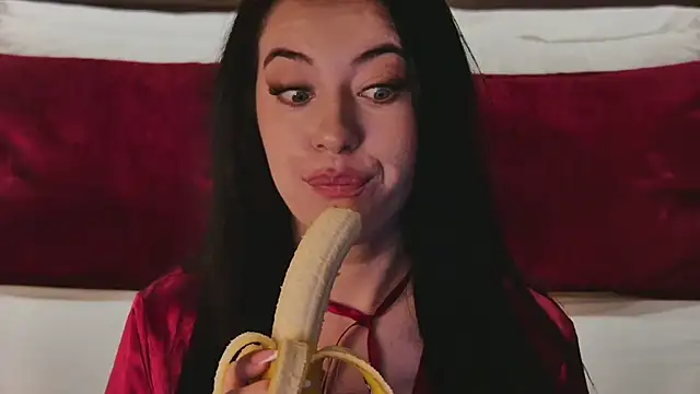 Snapshot of MadilynFox chatting on 01-27-25, 08:28 MadilynFox online show from 01-27-25, 08:28