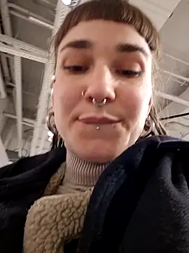 Snapshot of FoxRineHelen chatting on 01-04-25, 11:22 FoxRineHelen online show from 01-04-25, 11:22