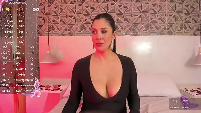 Snapshot of IvannaAnggel chatting on 02-15-25, 04:23 IvannaAnggel online show from 02-15-25, 04:23