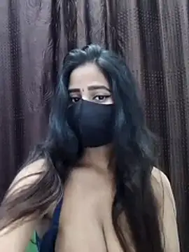 Snapshot of Lalisa_sexy chatting on 12-17-25, 05:41 Lalisa sexy online show from 12-17-25, 05:41