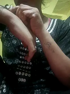 Snapshot of Hotty-queen chatting on 10-09-25, 06:50 Hotty-queen online show from 10-09-25, 06:50