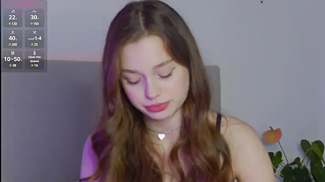 Snapshot of Lisa_Moones chatting on 12-23-24, 04:06 Lisa Moones online show from 12-23-24, 04:06