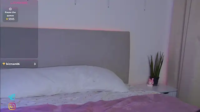 Snapshot of Lisa_Moones chatting on 01-18-25, 04:31 Lisa Moones online show from 01-18-25, 04:31