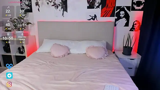 Snapshot of Lisa_Moones chatting on 10-09-25, 03:21 Lisa Moones online show from 10-09-25, 03:21