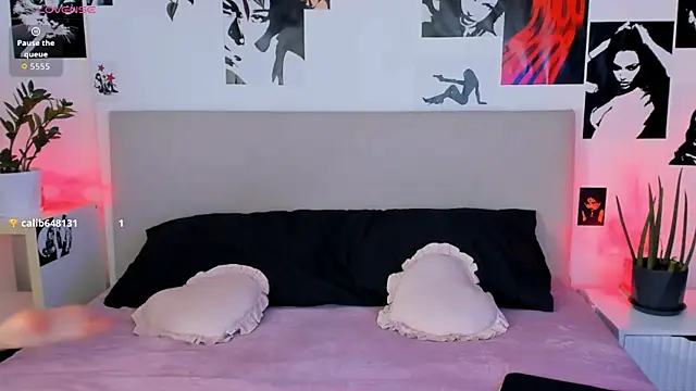 Snapshot of Lisa_Moones chatting on 10-30-25, 06:30 Lisa Moones online show from 10-30-25, 06:30