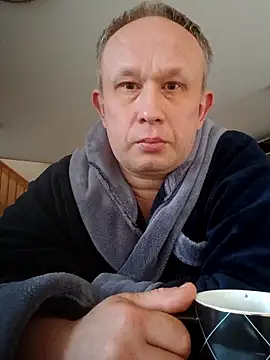 Snapshot of X46x chatting on 10-26-25, 05:46 X46x online show from 10-26-25, 05:46