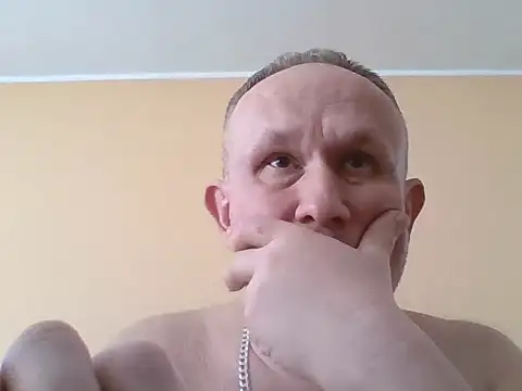 Snapshot of X46x chatting on 11-15-25, 11:29 X46x online show from 11-15-25, 11:29