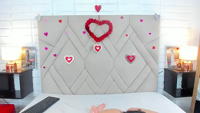 Isis Osman online show from 02-15-25, 08:43