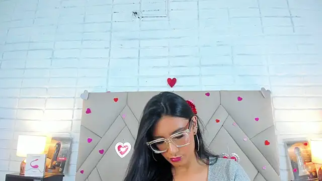 Snapshot of Isis_Osman chatting on 02-26-25, 09:05 Isis Osman online show from 02-26-25, 09:05