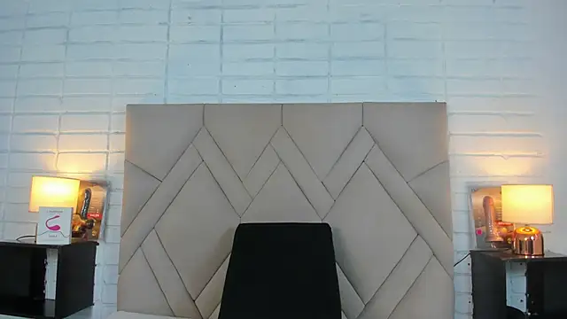 Snapshot of Isis_Osman chatting on 03-13-25, 10:10 Isis Osman online show from 03-13-25, 10:10