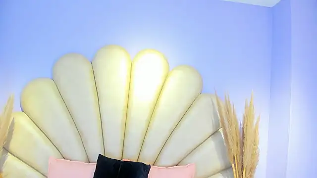 Isis Osman online show from 04-28-26, 07:52