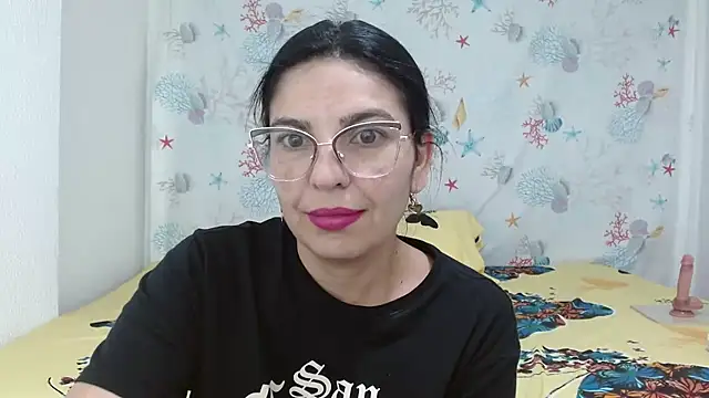 anybellucci43 online show from 12-21-24, 03:25