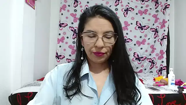 anybellucci43 online show from 02-11-25, 02:25