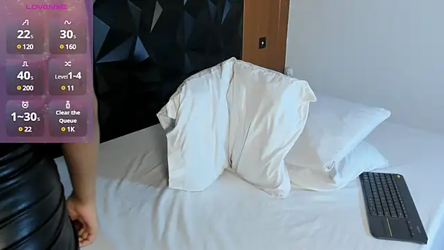 Wendy Marchall online show from 02-09-25, 06:47