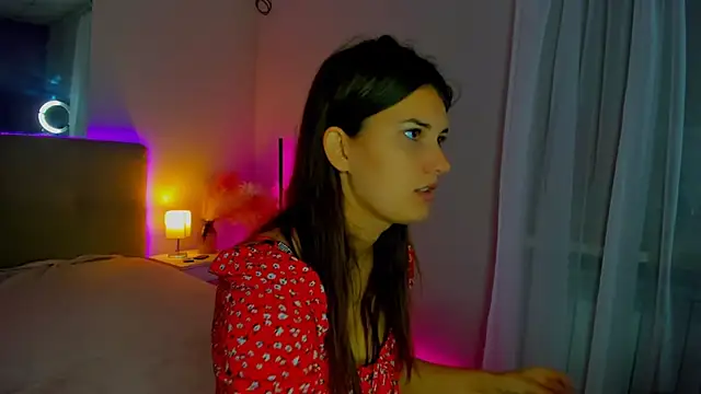 Laura Leee online show from 09-11-25, 05:29