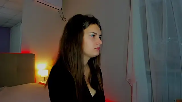 Laura Leee online show from 10-05-25, 05:17