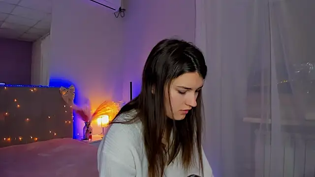 Laura Leee online show from 03-22-26, 06:06