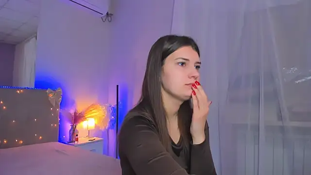 Laura Leee online show from 03-24-26, 06:18