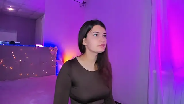 Laura Leee online show from 04-23-26, 04:57