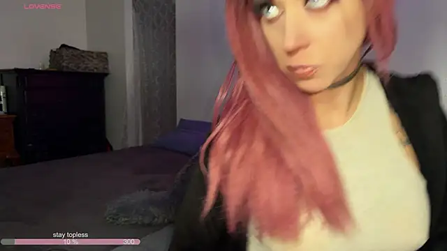 Snapshot of VeronicaRonnieTaylor chatting on 01-18-26, 11:47 VeronicaRonnieTaylor online show from 01-18-26, 11:47