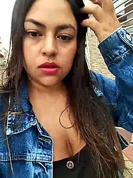 Snapshot of DULCE__26 chatting on 03-05-25, 12:11 DULCE  26 online show from 03-05-25, 12:11