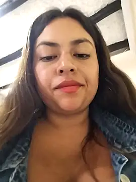 Snapshot of DULCE__26 chatting on 03-05-25, 03:18 DULCE  26 online show from 03-05-25, 03:18