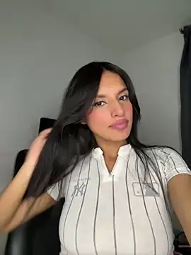 Dulceeany online show from 01-19-25, 04:33