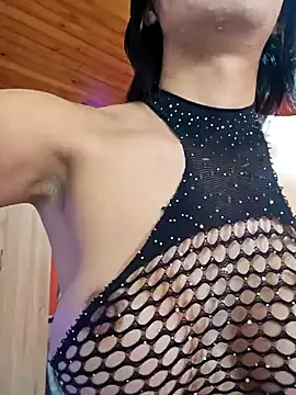 Snapshot of Shermie24 chatting on 12-24-24, 12:33 Shermie24 online show from 12-24-24, 12:33